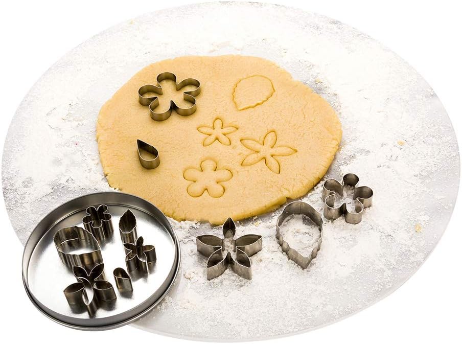 Restaurantware Pastry Tek 12-Piece Flower Cookie Cutters 1 In Tin Box Spring Cookie Cutters - Mulitple Shapes Precise Outlines Metal Flower Cookie Cutter Set For Desserts Or Treats