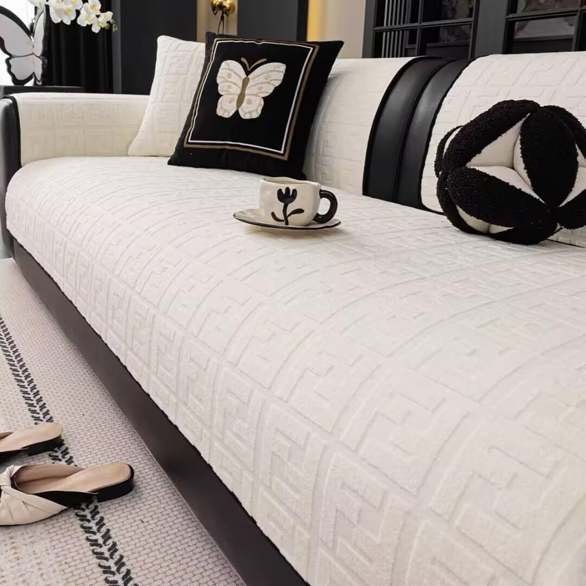 ZGWRYI Settee Covers 3 Seater,Thick Plush Sofa Covers Non Slip,Soft Warm Couch Seat Protector Pads Throws for Furniture Settees Corner Armchairs(White,90x260cm)