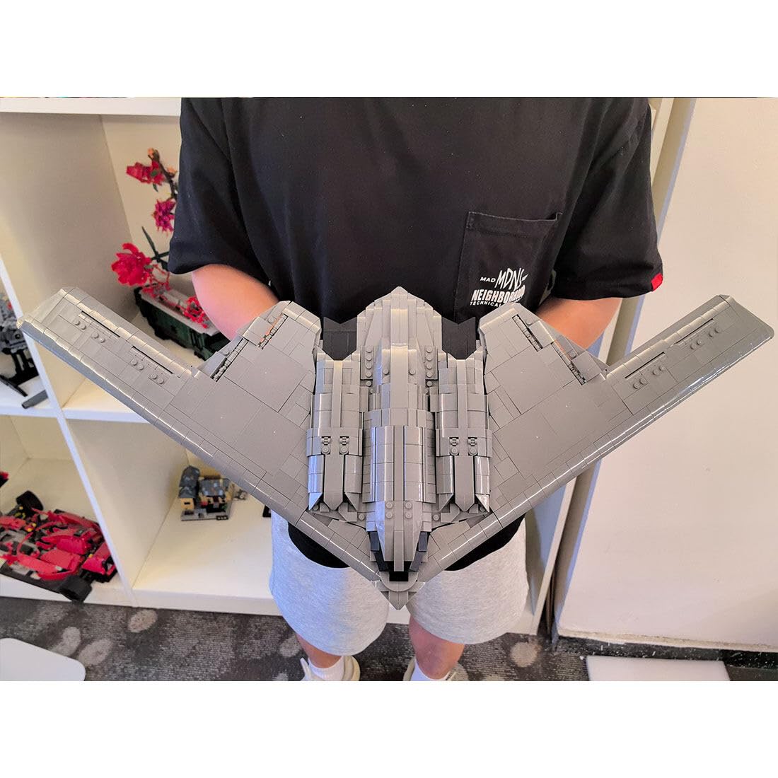 B-2 Strategischer Stealth-Bomber Kampfflugzeug-Flugzeug Klemmbausteine Bauklötze, 1:70 Militär B2 Spirit Bomber mit Waffen Set für Erwachsene-2063 Teile, Entworfen von DarthDesigner