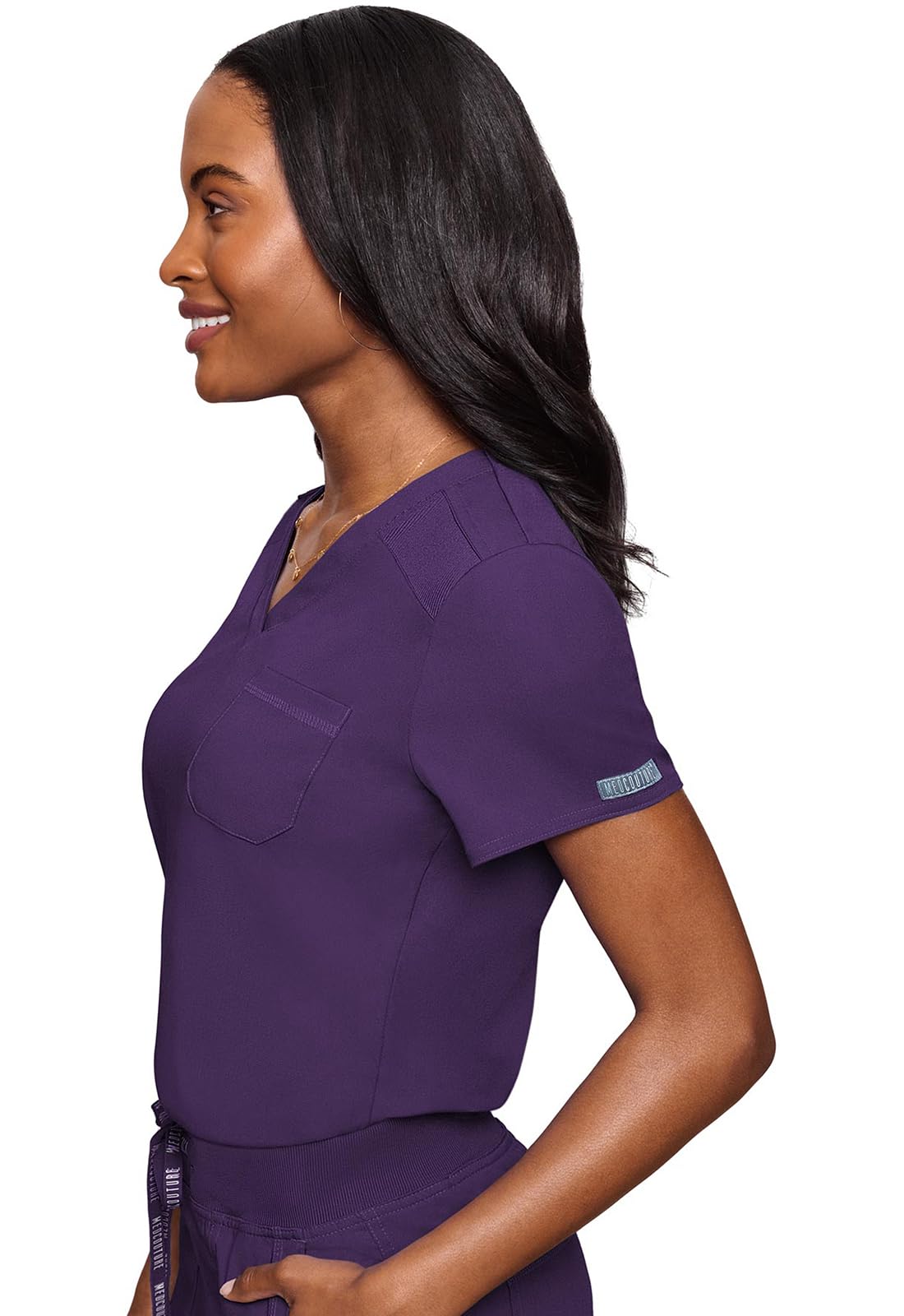 Med Couture Conjunto de uniforme médico para mujer con cuello en V MC7448 y pantalones elásticos de 2 vías 7710, berenjena, camiseta XL / pantalón 2XL