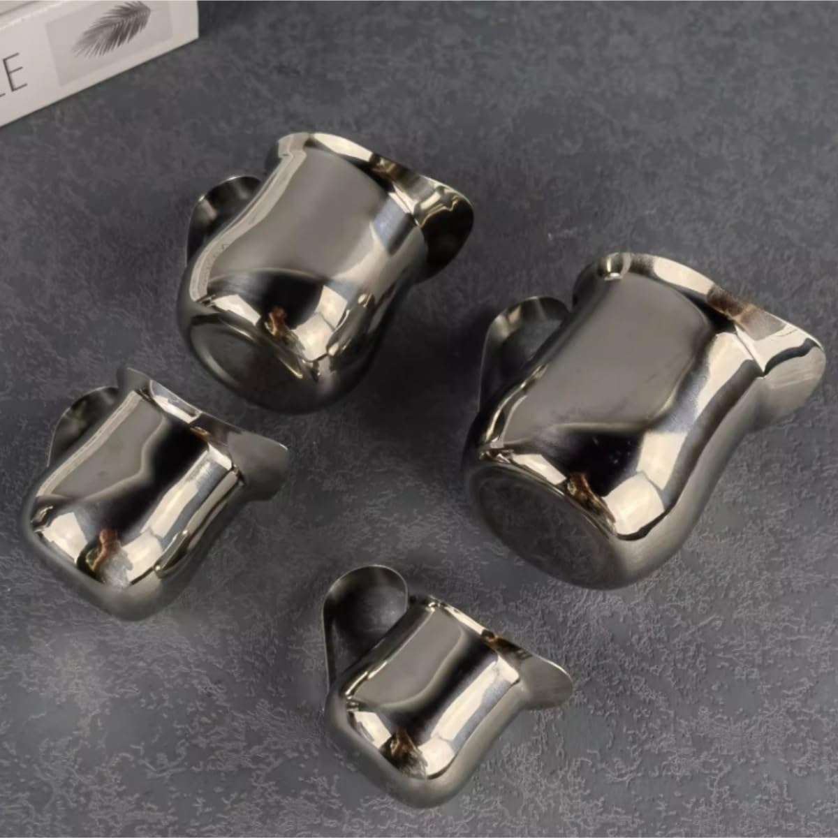 Barchetta per salsa in acciaio inox per condimenti per insalata, lattiera e tazza da caffè, set essenziale per cucina e ristorante, 10 x 7,2 cm ed elegante soluzione per servire