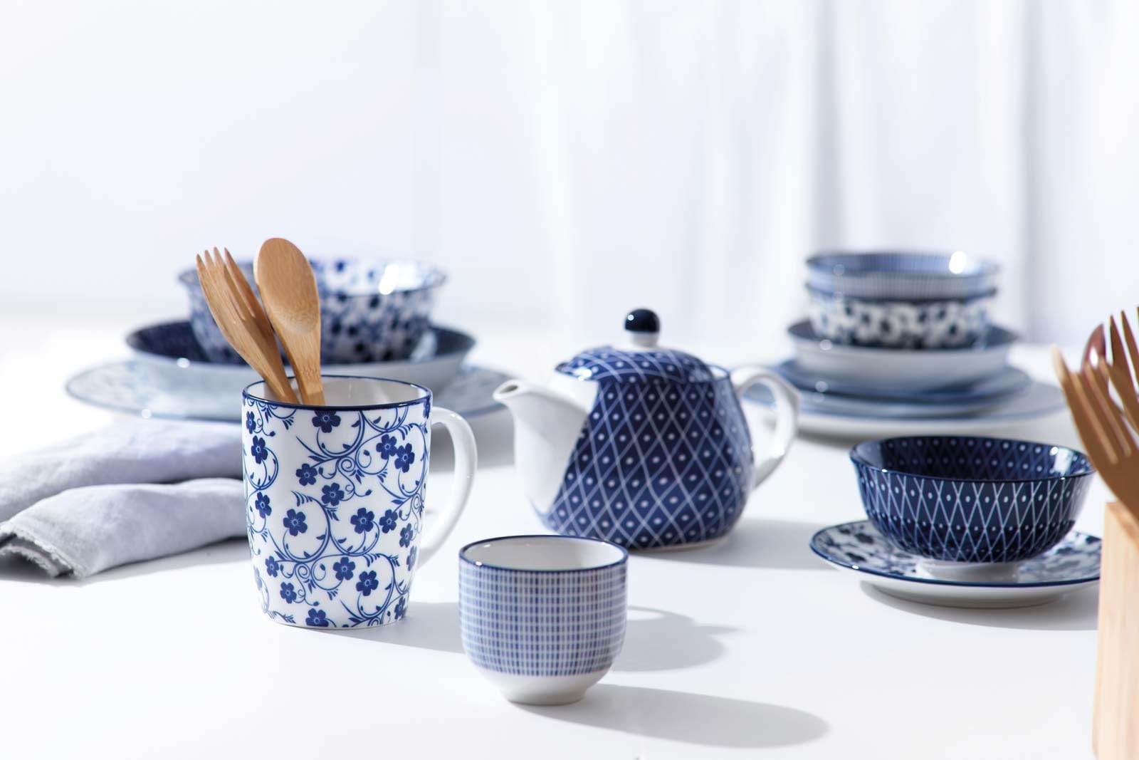 Ritzenhoff & Breker Teebecher-Set Royal Reiko 6-teilig, 150 ml, Kleine Becher für Heißgetränke aus Porzellan, Orientalisches Dekor, Spülmaschinenfest & Mikrowellengeeignet, Blau-Weiß