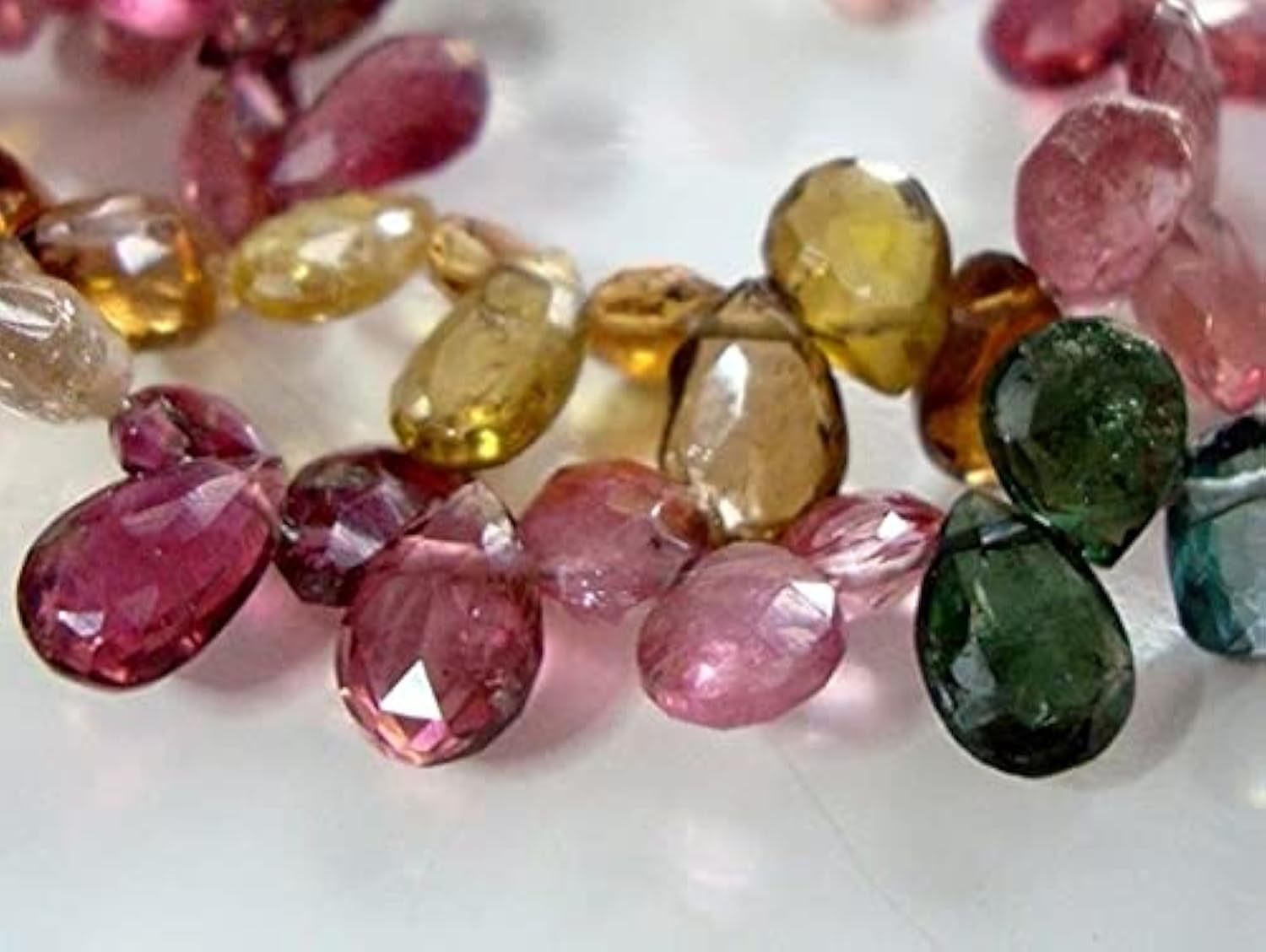 Tourmaline facettée multicolore poire LKBEADS pour créer vos bijoux d été