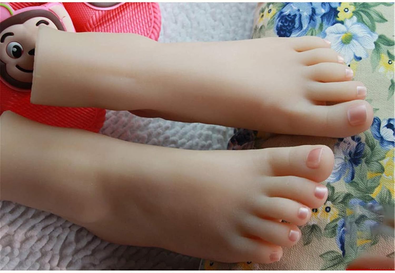 Teaching Silicone Mannequin Feet or Hands,Silicone Mannequin Foot, Female Foot Display Model Fake feet for Female feet/Shoes and Socks Display and Nail Art Teaching