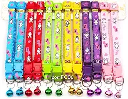 Coleira Ajustável para Gatos e Cães de Pequeno Porte, Estampa Coelhinho Love, 32,5 cm, com Guizo, Colorida