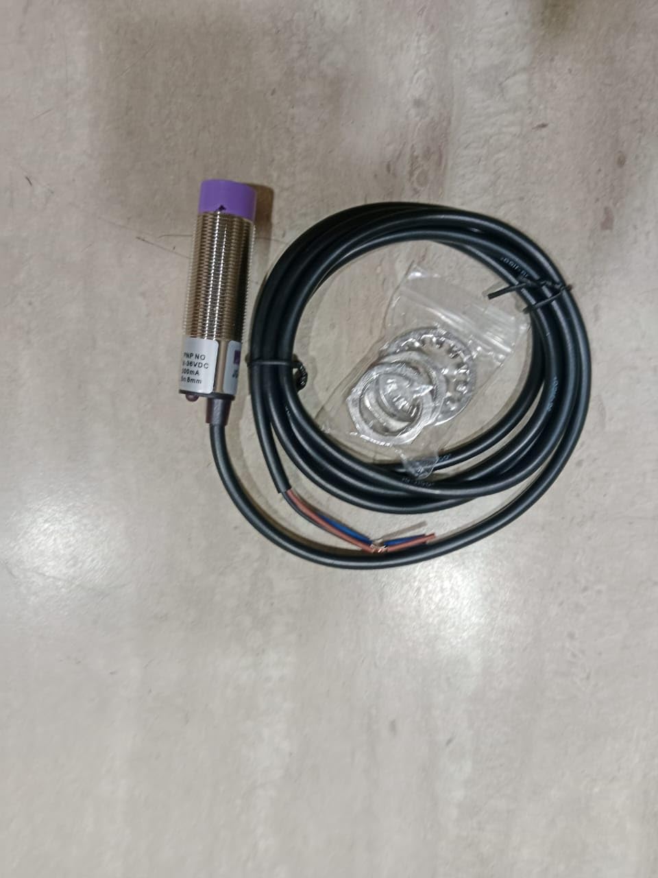 よし① JIGO Proximity Sensor & SWITCHES Round JG-GI18-08P1 PNP & NO 18 MM