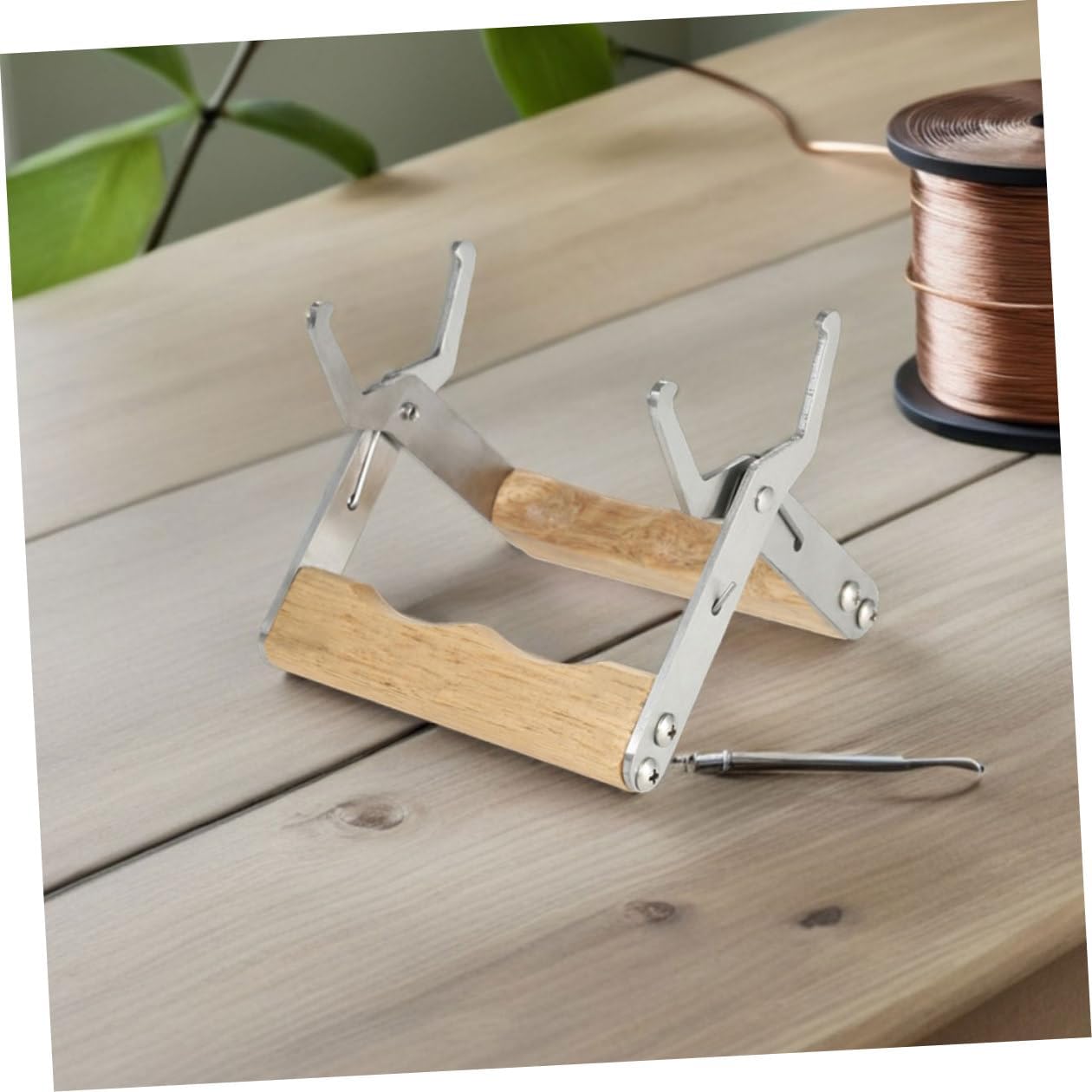 Sewroro 4pcs Stainless Steel Beehive Frame Gripper Tool with Wood Handle for Beekeeping Harvesting Equipment, Hive Frame Lifter Clamp for Professional and Beginner Beekeepers