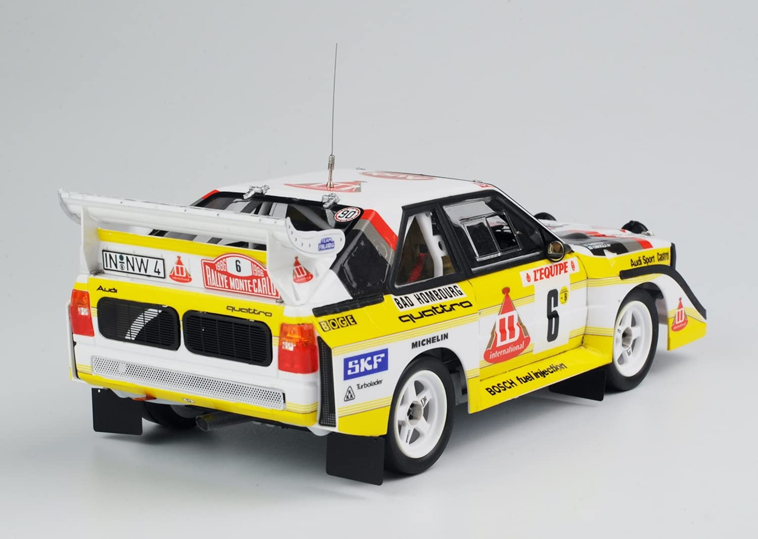 AUDI SPORT QUATTRO レジンキット 1:24 Beemax - audi sport quattro s1 - 1/24 - beemax bx24035 : Amazon.nl