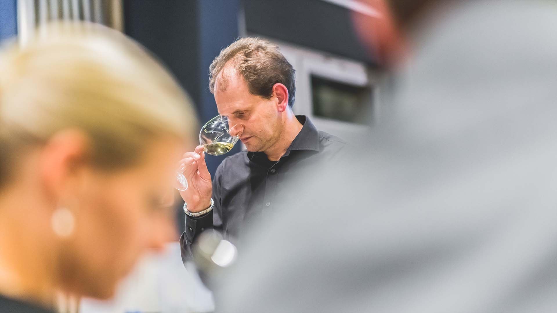 JOCHEN SCHWEIZER Geschenkgutschein: Rebsortenkurs mit Degustation für 2 Baden