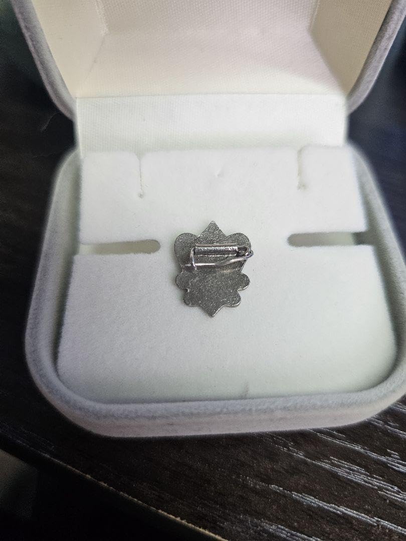 Amazon.co.jp: 白百合学園 校章バッジ ピンズ ピンバッジ : おもちゃ