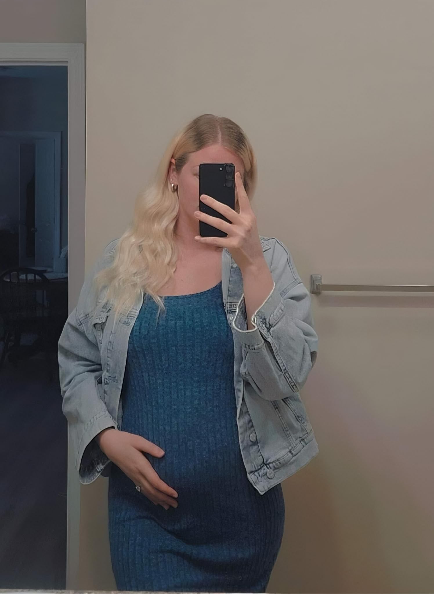 LAHILO Podkreślająca figurę sukienka ciążowa z dekoltem w serek i bocznymi falbankami, prążkowana, na baby shower