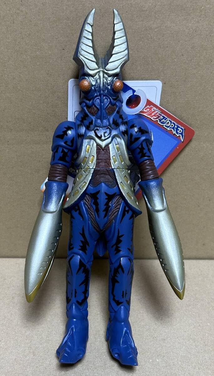 バルタン星人　フィギュア　夜間バージョン Amazon.co.jp: ヒーロー＆怪獣シリーズ バルタン星人