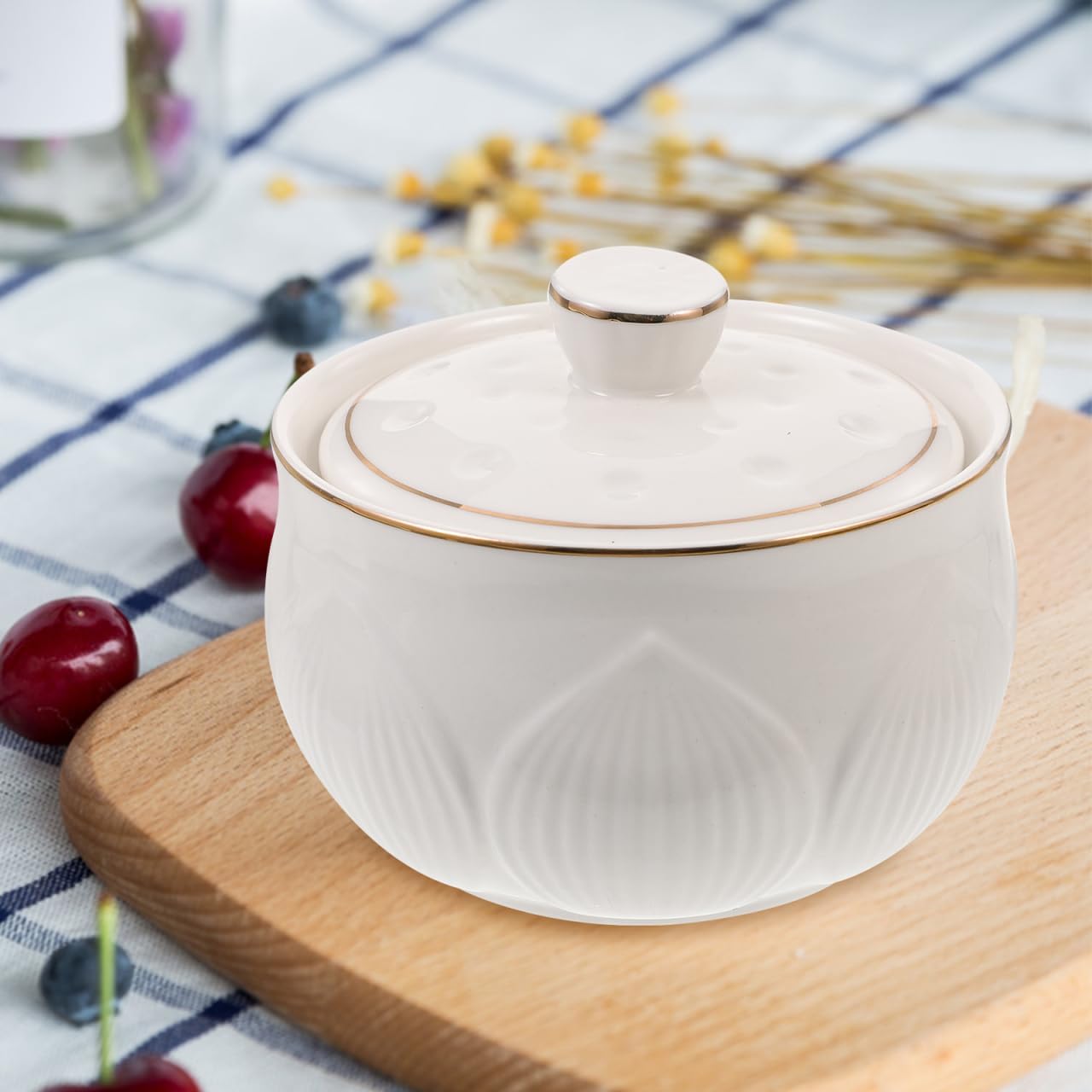 Veemoon Soup Bowls with Lid and Spoon Set, Small Ceramic Stew Pot Steaming and Cooking Tureen Soup Crocks Serving Bowl Elegant Design for Home Kitchen Versatile Food and Dessert, 11 FL OZ