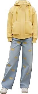 هودي اصفر - طقم رياضي للنساء يتميز بقلنسوة بلون اصفر ساطع مع بنطلون مطبوع بلوجو ازرق، مصمم لملابس الشارع الجريئة وقماش جيد التهوية وسهل الحركة وارتداء يومي متعدد الاستخدامات