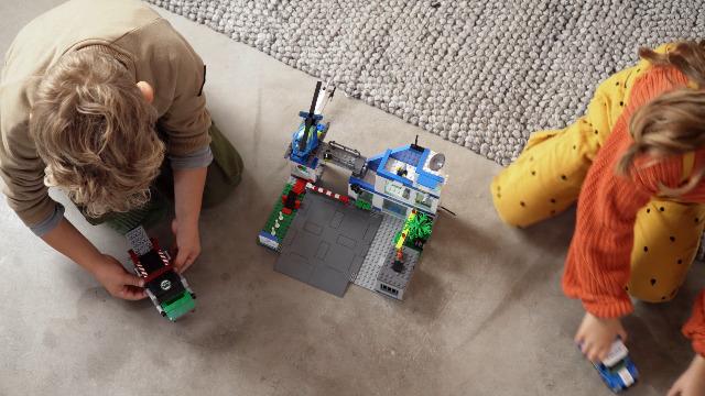 Amazon.co.jp: レゴ(LEGO) シティ ポリスステーション おもちゃ 玩具