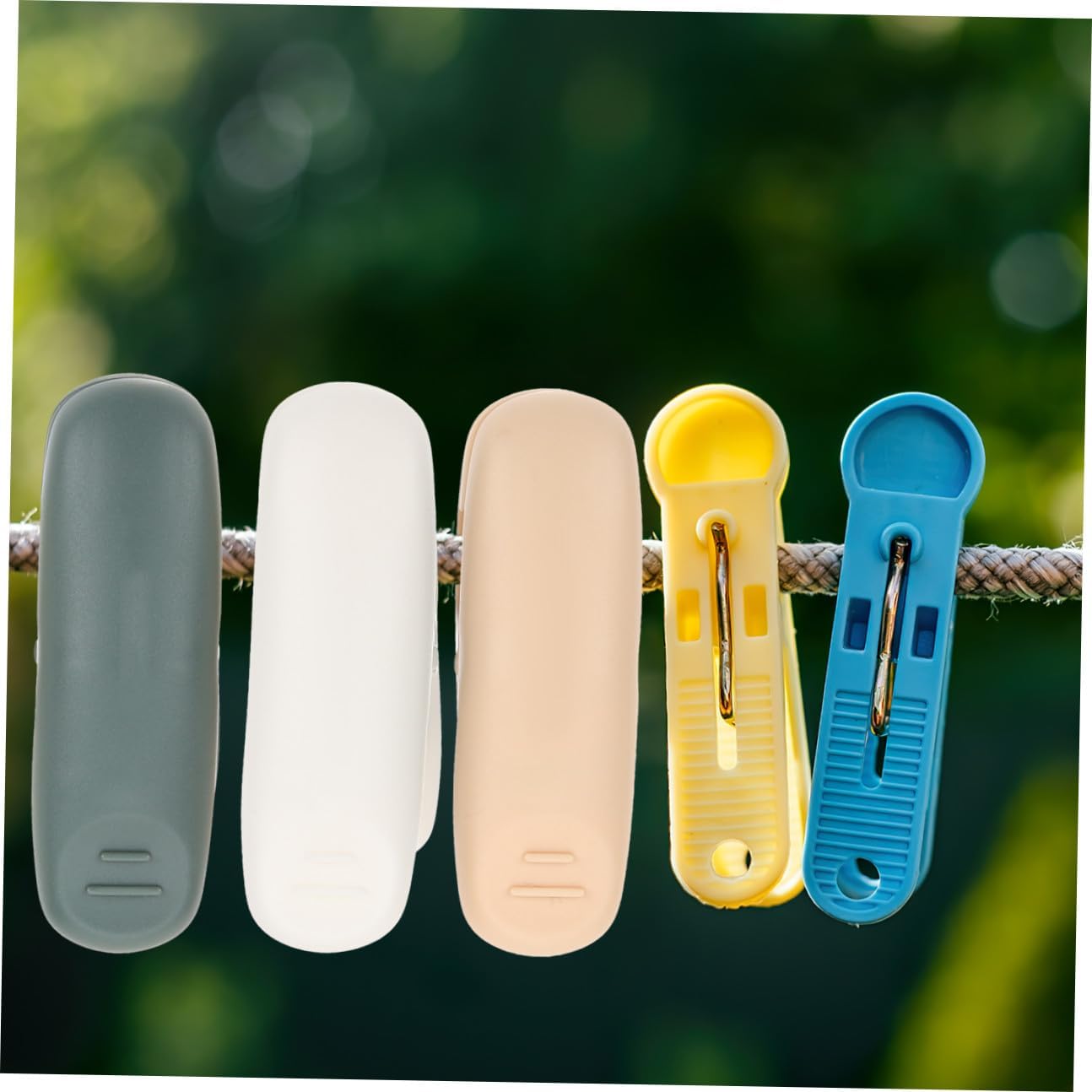 CHILDWEET 15pcs Plastic Laundry Clothespins Multi-Purpose Clips for Use Non-Breaking Design for Drying Clothes and Organizing Items