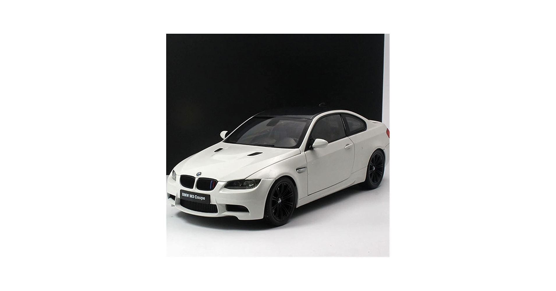 BMW M3 ダイキャスト1/18ホワイト ブラックホイール Amazon | ミニカー 1:18 フィット BMW M3 F80 第五世代合金静的