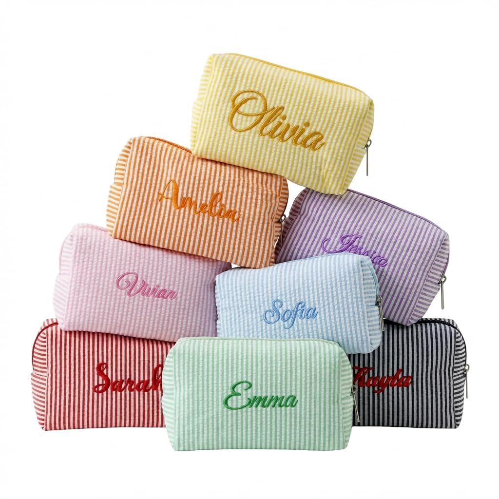 Nome personalizzato ricamato Seersucker Makeup Bag, sacchetto cosmetico a righe personalizzato, borsa da toilette leggera di viaggio di grande capacità, damigella d'onore & regalo di nozze