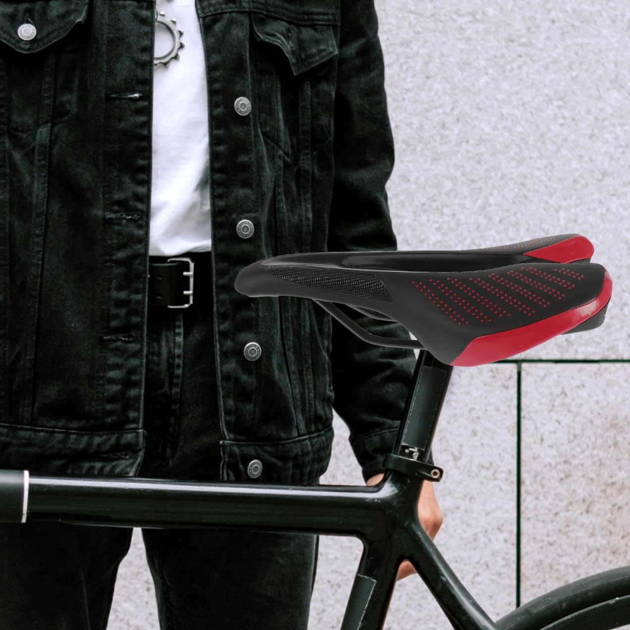 Selle de Vélo Confortable avec Lumière Arrière, Coussin en PU Antichoc pour VTT, Siège Ergonomique Noir et Rouge pour Cyclisme en Extérieur