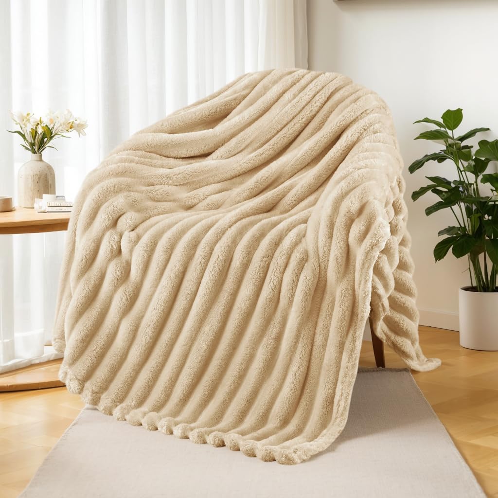 Exclusivo Mezcla Fleece Throw Blanket for Sofa, Super Soft Striped Jacquard Bed Blanket, Lightweight Fuzzy Cozy for All Seasons, 127x152 CM, Beige