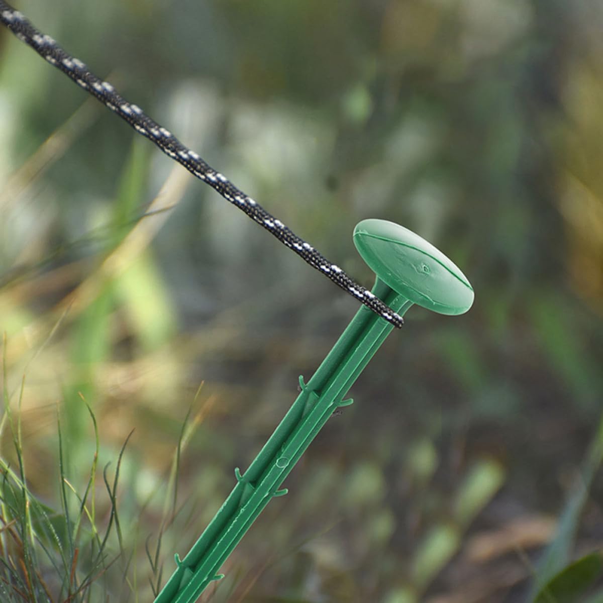 TOYANDONA 150pcs Green Plastic Ground Stakes for Garden Weed Barrier and Greenhouse Tent, 16cm Gardening Pegs for Lawn Ground Nails and Outdoor Plant Support