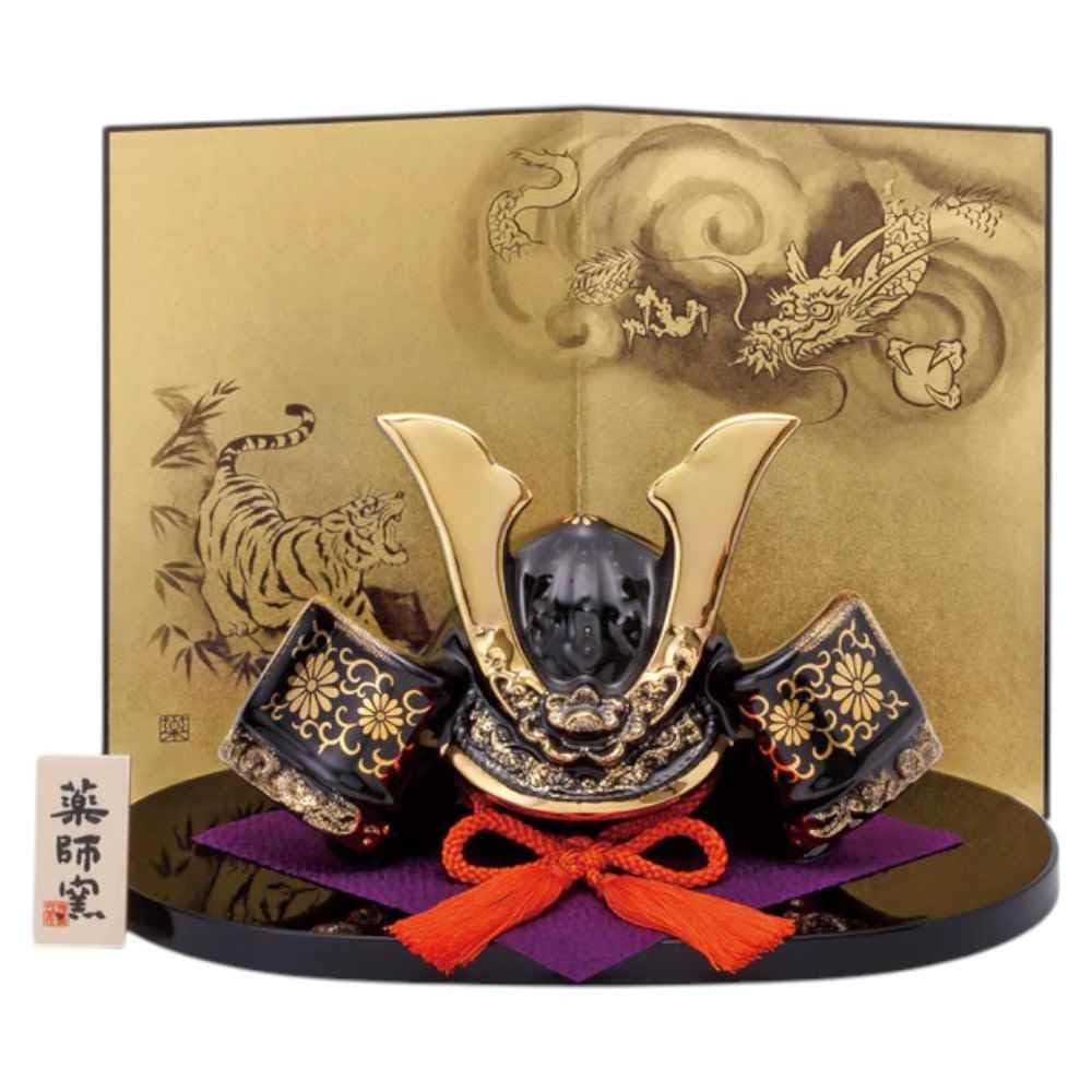 Amazon.co.jp: 五月人形 コンパクト 陶器 小さい 兜 かぶと/金彩出世兜