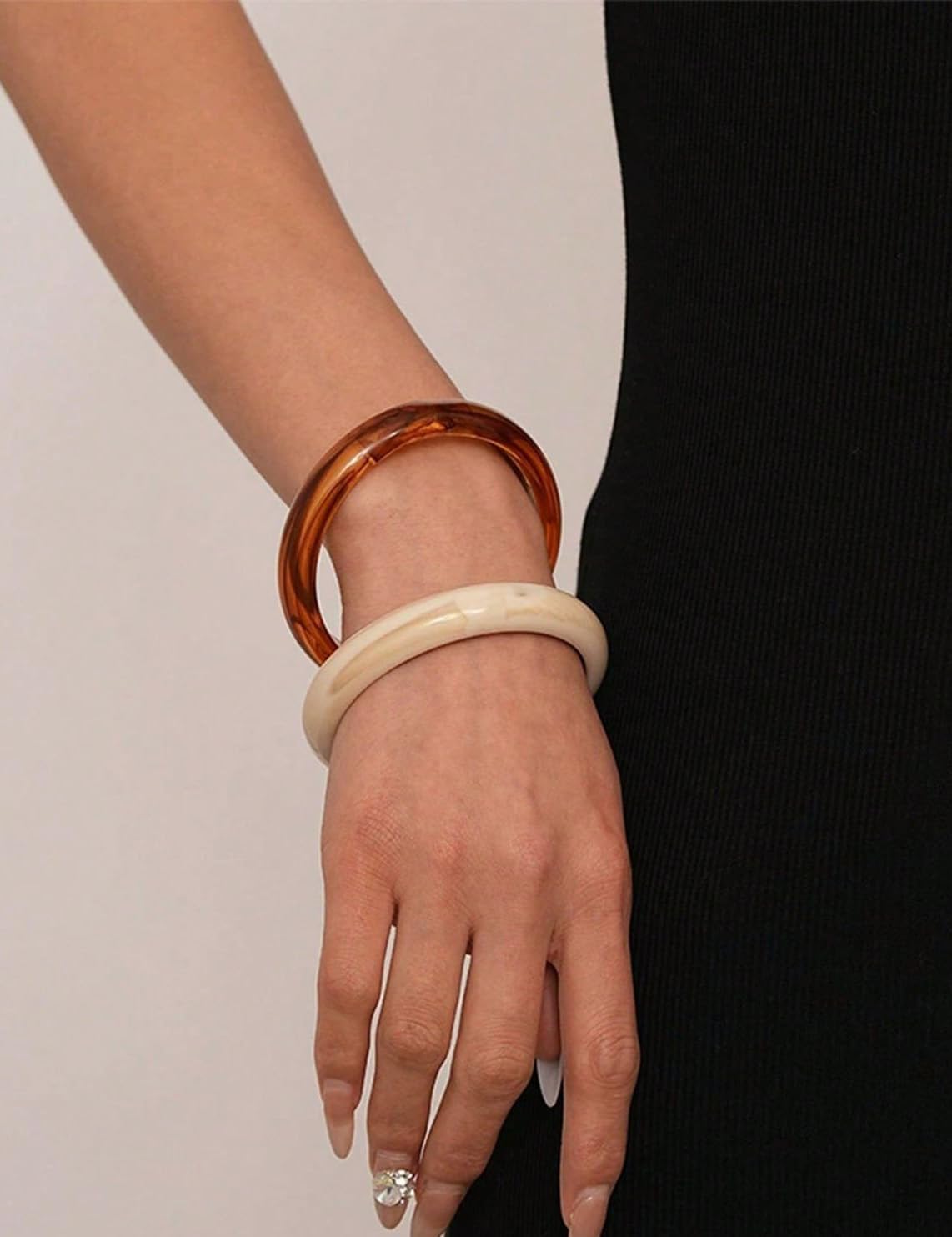 2PCS Resin Bracelet Set for Women Trendy Cream Acrylic Resin Bangle Bracelets Tortoise Shell Translucent Acetate Wristband Bangle Jewelry - Image 4