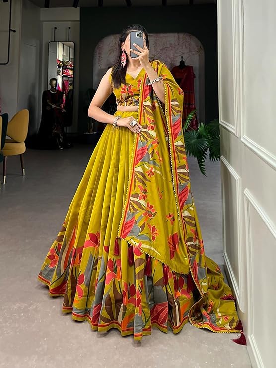 Image of Women's Dolaa Silk Wiith Kalamkari Print Lehenga Cholli Set