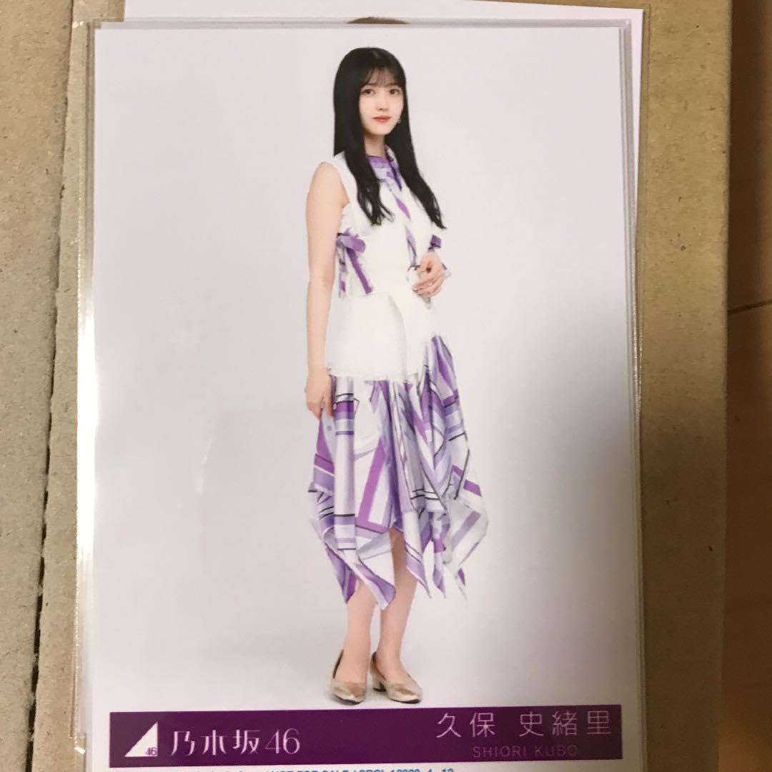 乃木坂46ベストアルバム〈Time flies〉特大ポスター
