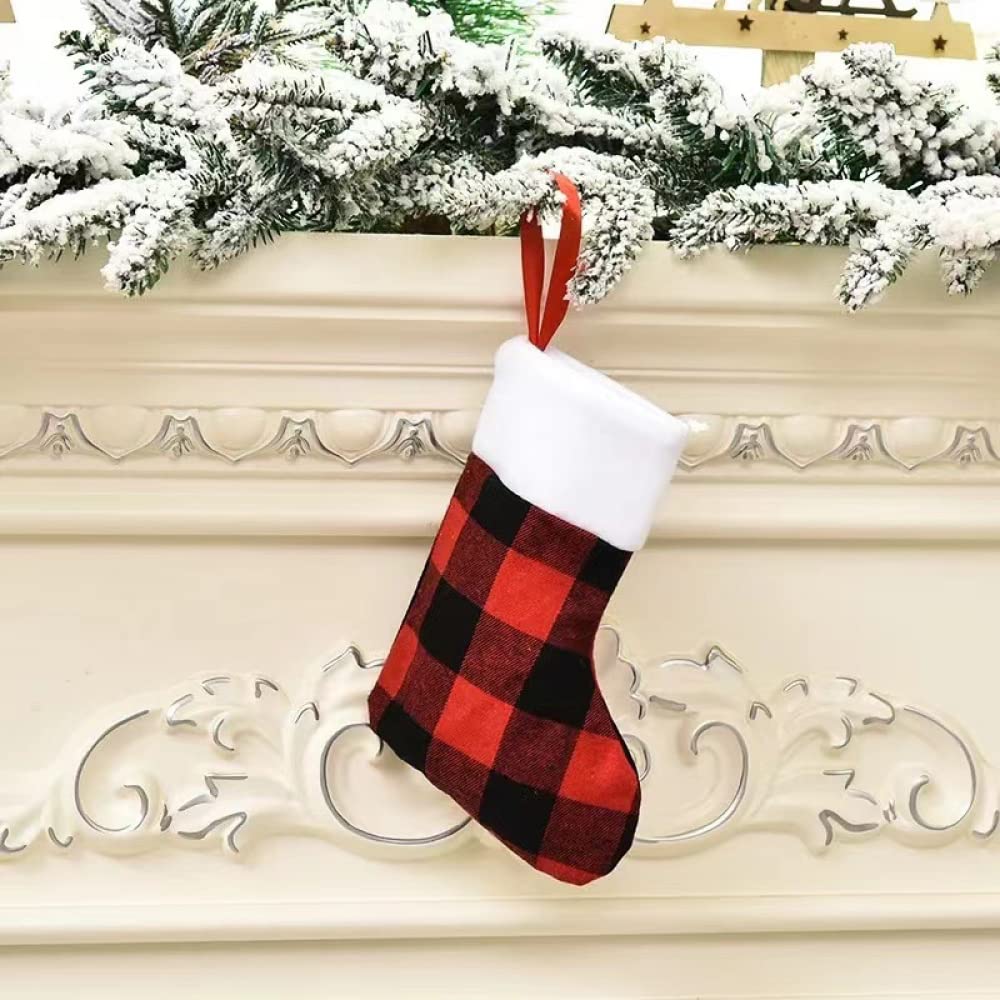 24 confezioni mini calze natalizie, 7 pollici plaid di bufalo con polsino di peluche calze piccole, decorazioni per calze a quadri nere rosse classiche di Natale per tutta la famiglia