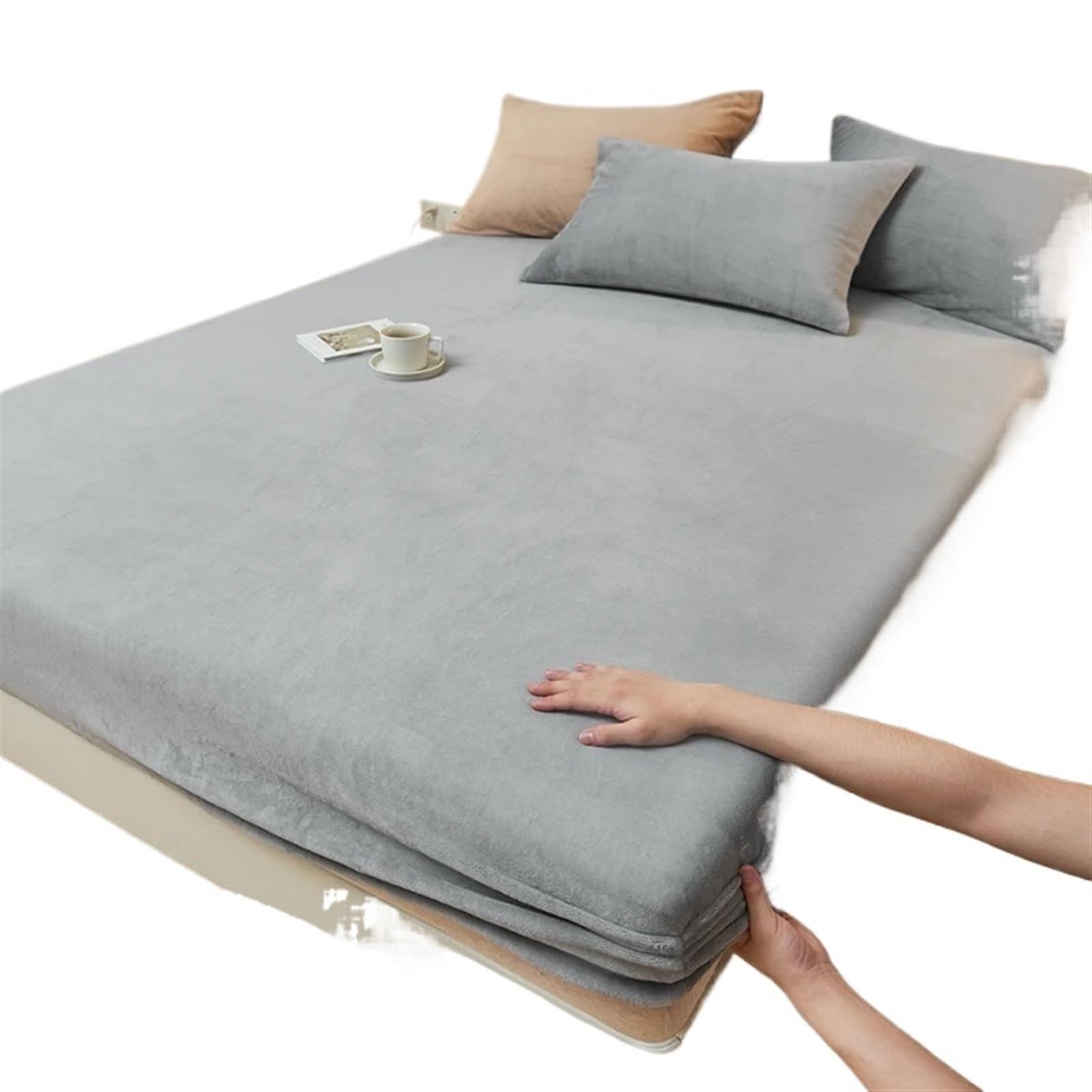 Drap housse flanelle contre le lit froid de l'hiver en molleton gris