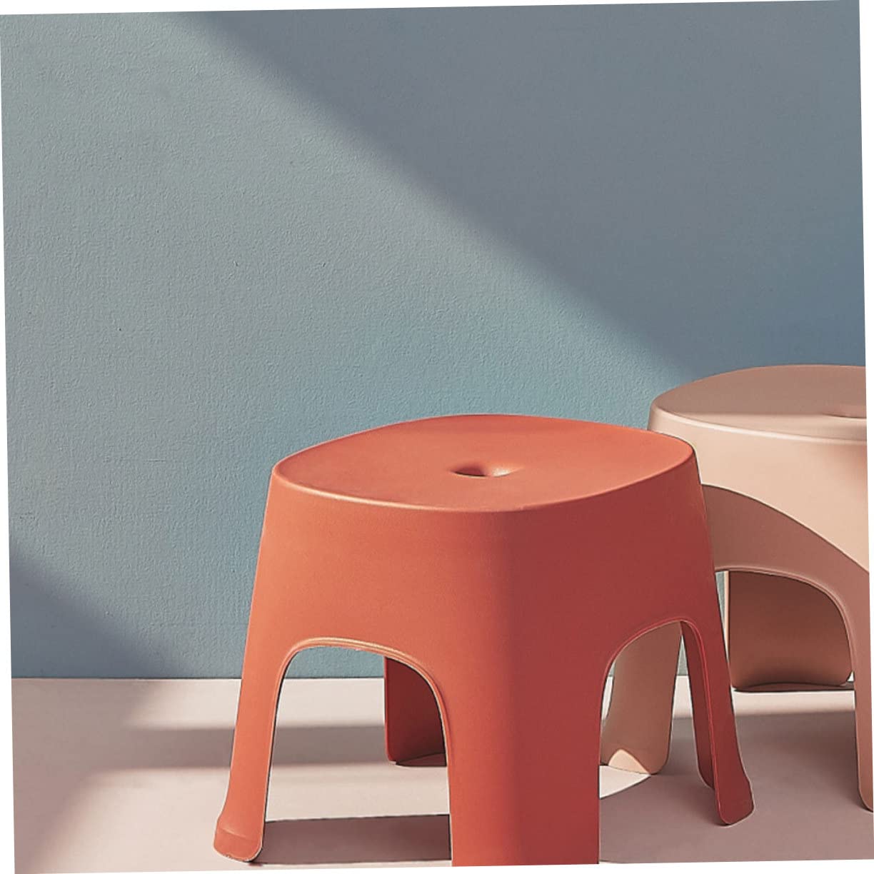 Alipis Sgabello Piccolo in Pvc Antiscivolo e Leggero per Bagno e Casa, Sgabello per Cambio Scarpe Colore Rosso, per Ragazzo Ragazza e Famiglia