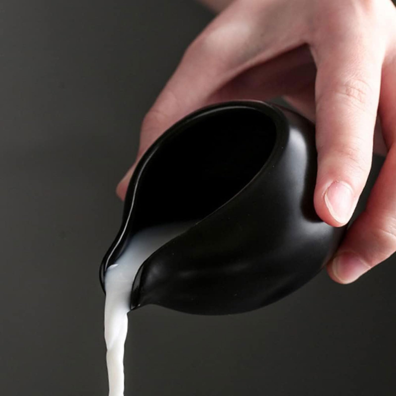 Ensemble de 3 pièces en céramique Comprenant Un pichet à Lait, Une saucière, Un Verre à Eau, Un pichet à crème, Un Pot à Sucre et Un Pot à Sauce (100 ML). Pot à Miel Inclus.