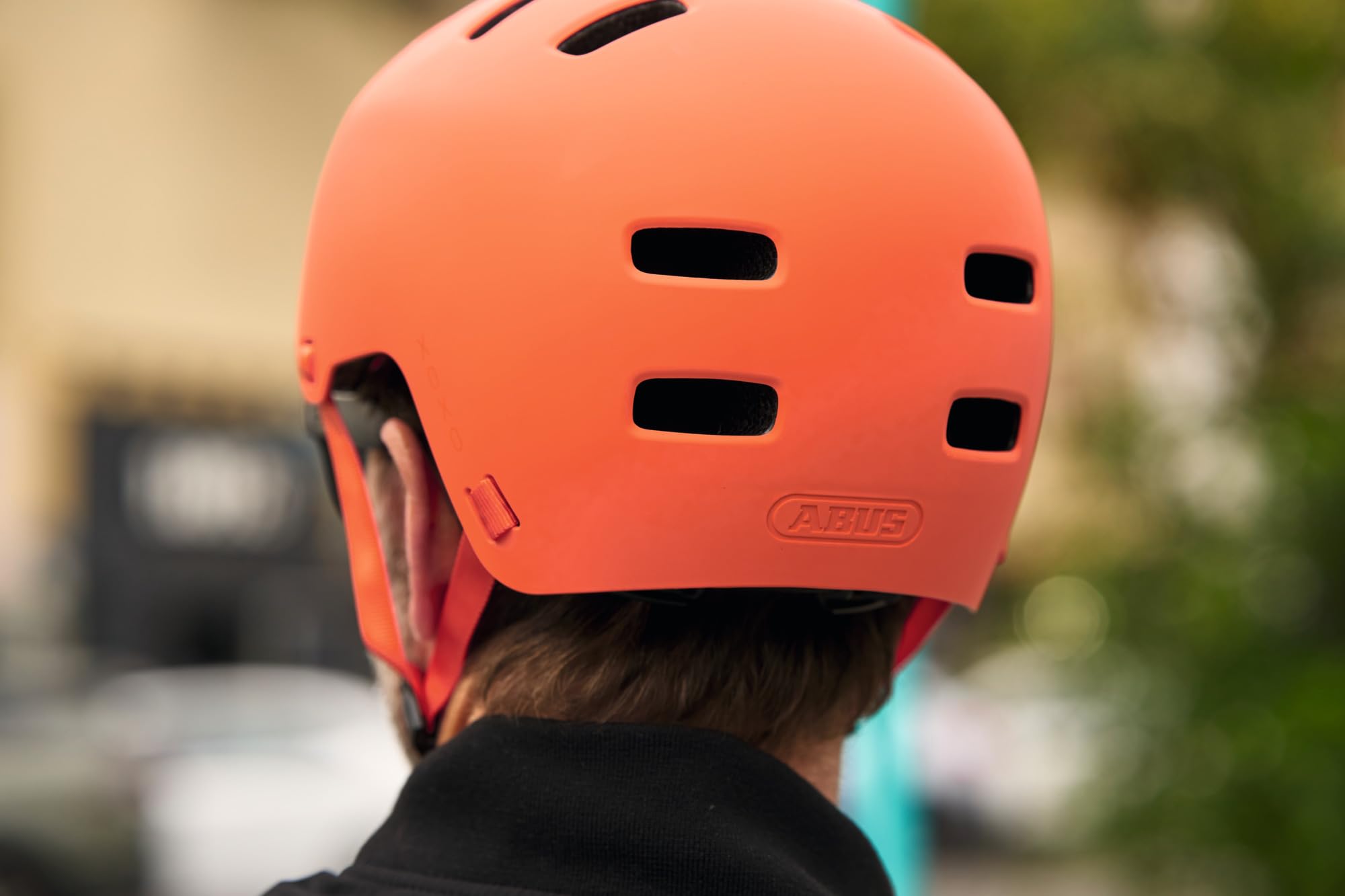 ABUS XOXO Bike Helmet - City Helmet in Skater Look - Helmet for Skateboard, Bike, Scooter - with Optimised Chin Pad - for Teenagers and Adults