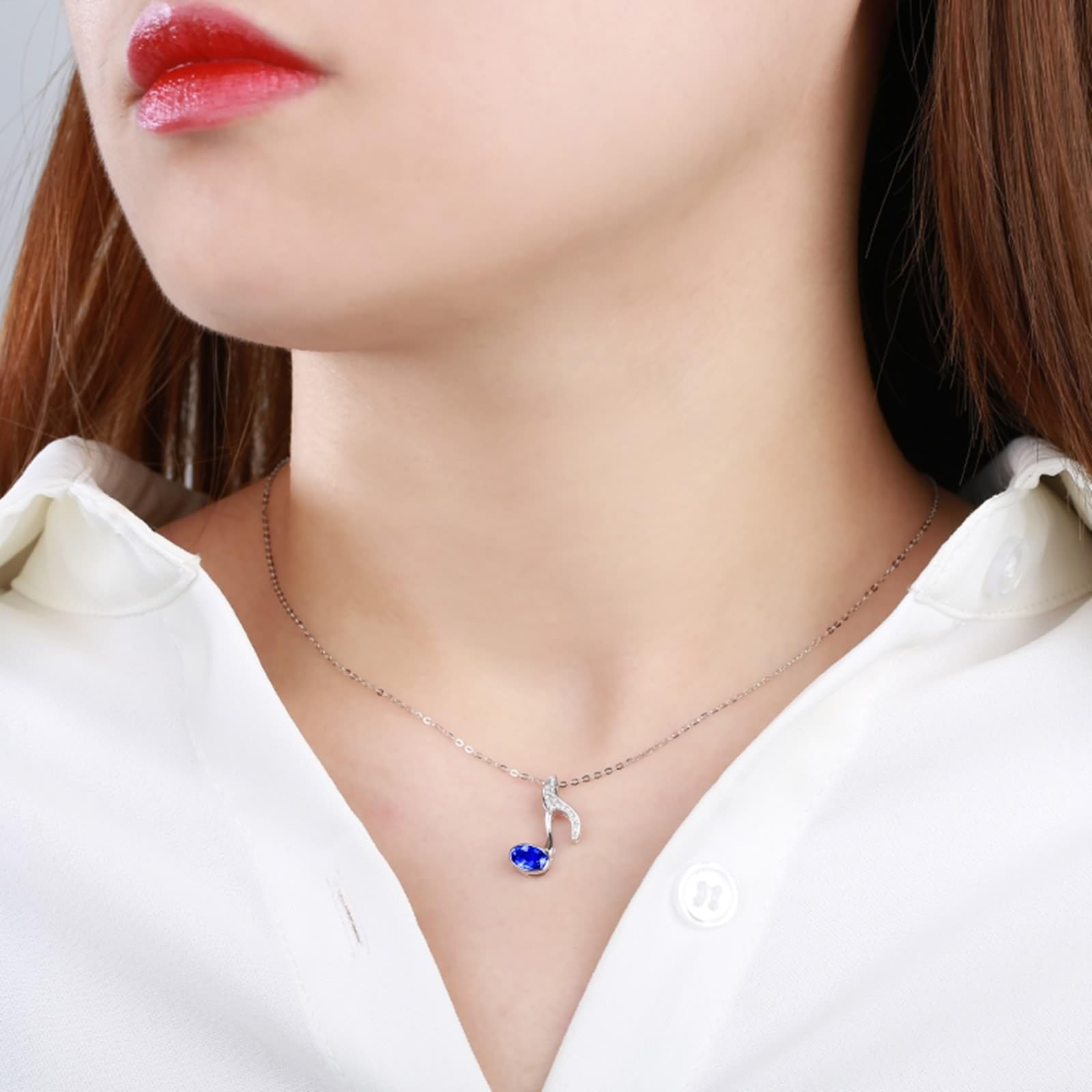 Naszyjnik damski z białego złota 18 K 750, 0,75 ct, szafirowy łańcuszek, niebieski, notacja muzyczna, łańcuszek damski, modna biżuteria 750 białe złoto z moissanit, długość 46-49 cm, 18