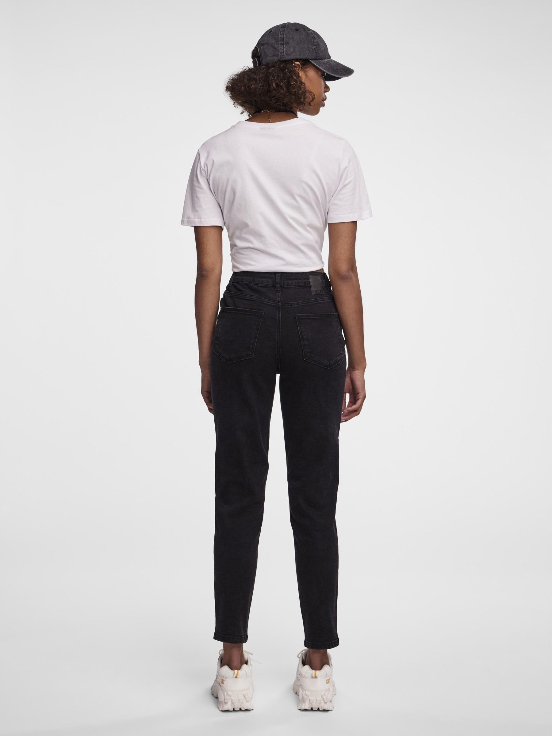 PIECES Kesia High Waisted Ankle Length Mom Jeans