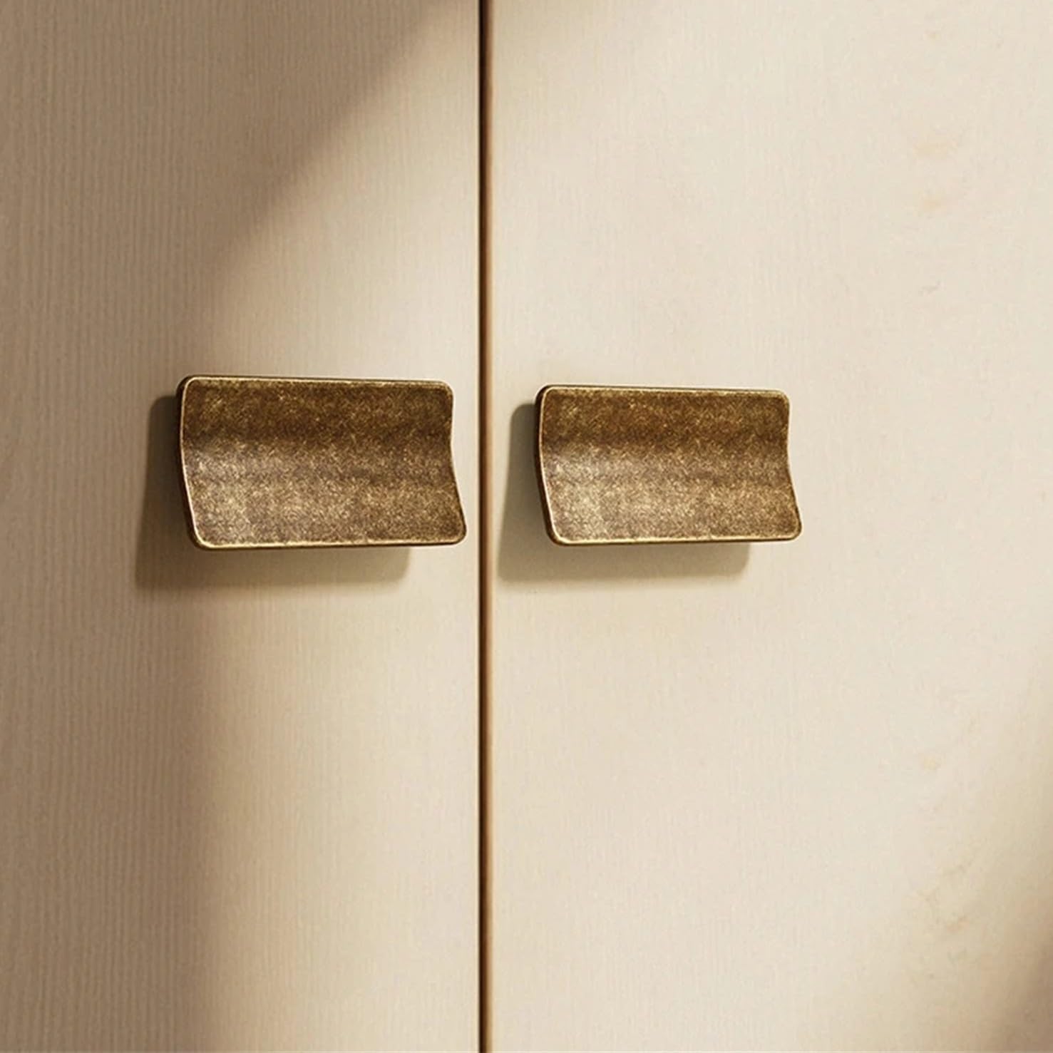 Pomos de bronce antiguo para gabinete, 3 tiradores cuadrados para cajones de cocina y armarios (oro cepillado, 160 mm)