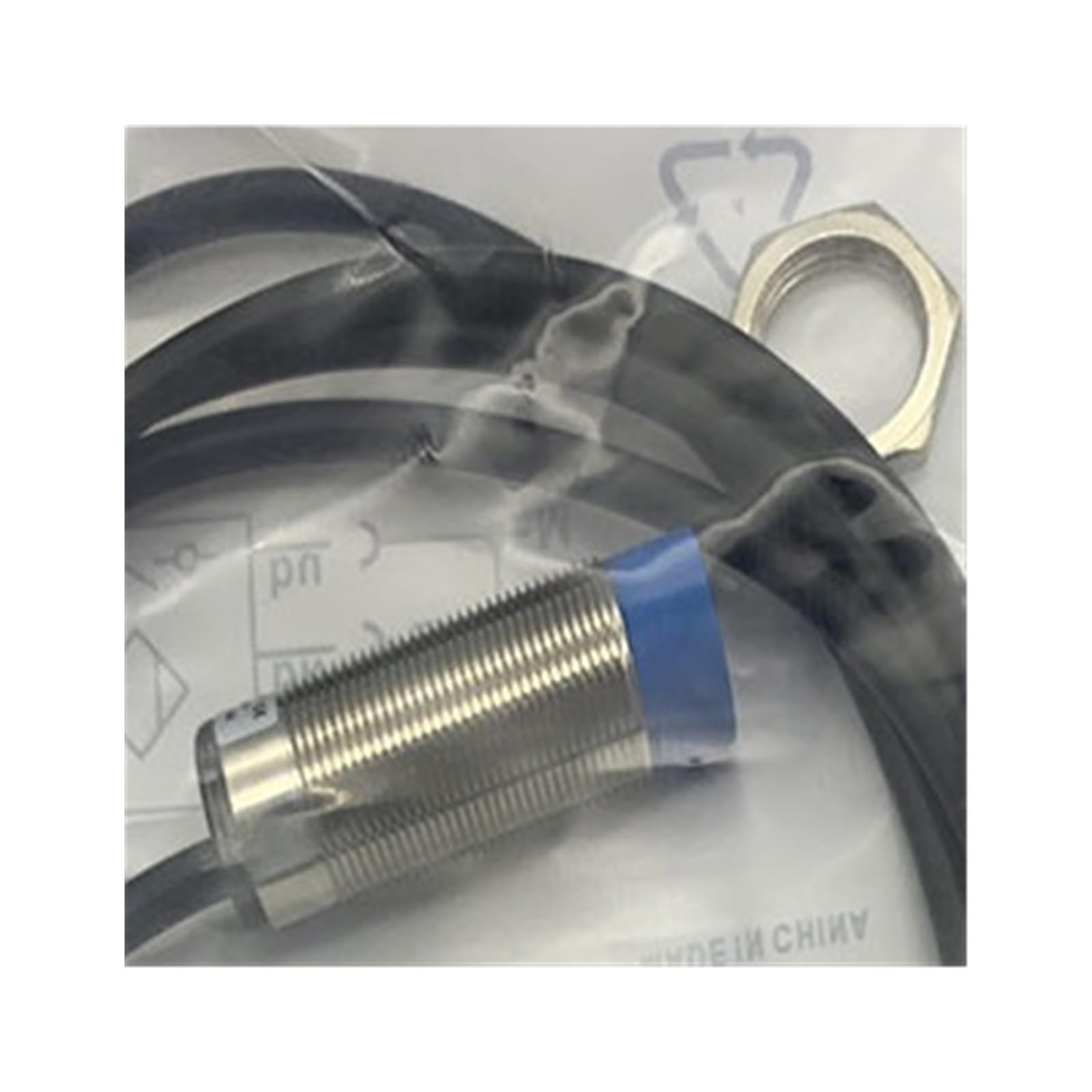 Capteur IMB18-12NPOVU2S avec distance de détection étendue de 12mm