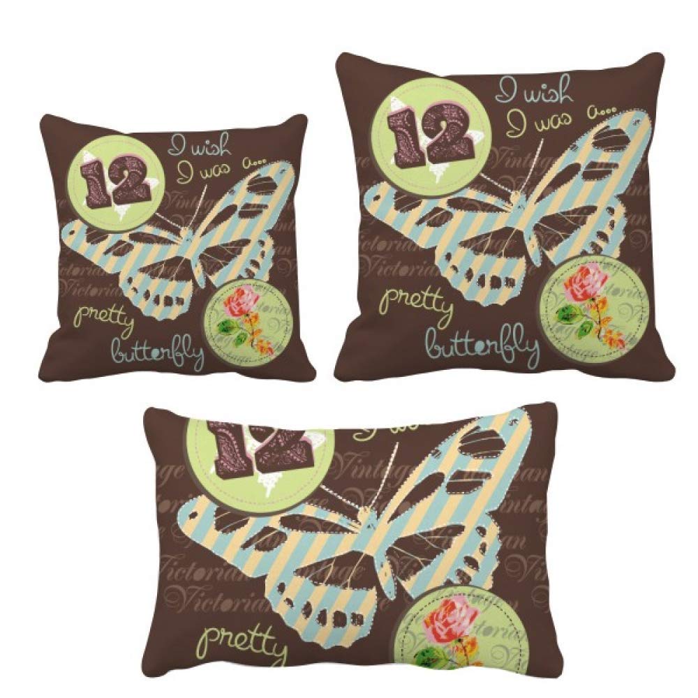 Housse de coussin motif roses pour rénover un canapé usé sans changer de meubles