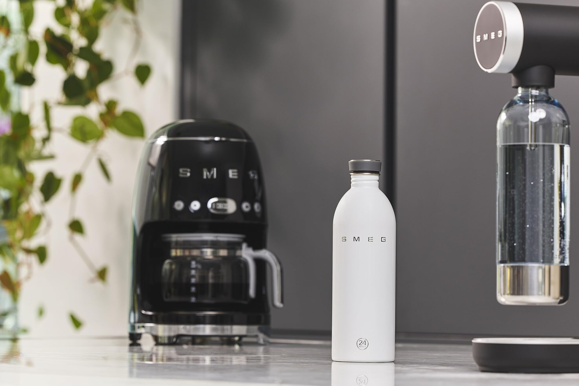 Smeg x 24Bottles Urban Bottle, Gourde 1l WBF02WH, Bouteille Inox 18/8 de Qualité Alimentaire, Non Isotherme, Fermeture Hermétique, Blanc