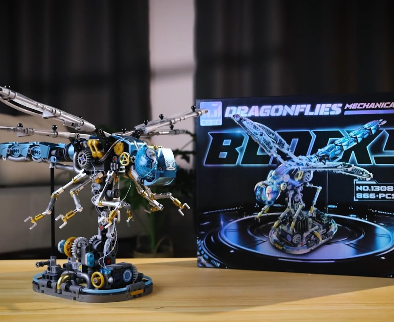 Amazon.com: Ideas Mechanical Dragonfly Building Set with Light