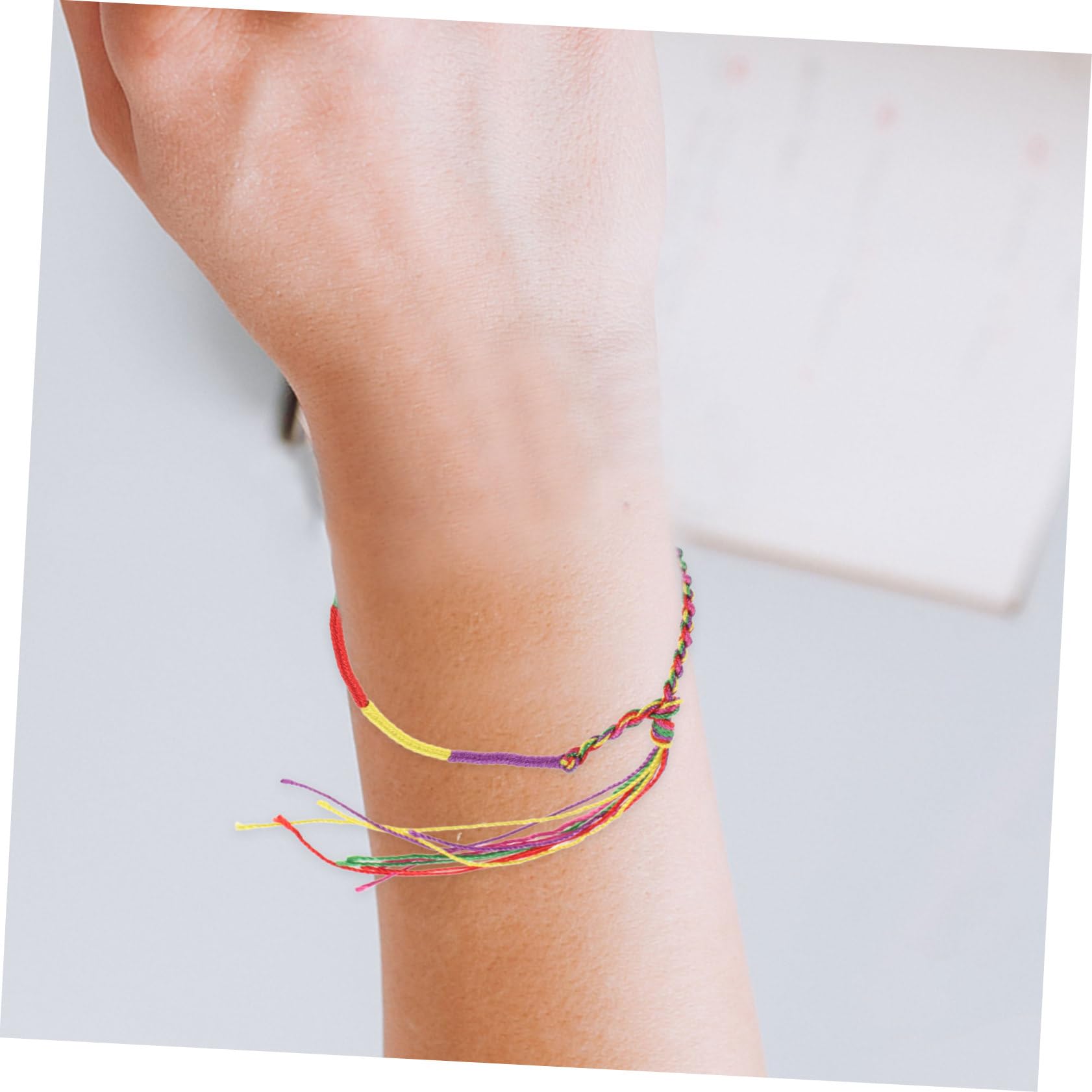 300piezas Pulsera Trenzada Colorida De Hilo De Pulseras De Amistad Para Muñecas y Tobillos Estilo y Color Aleatorio Para Festivales y Especiales