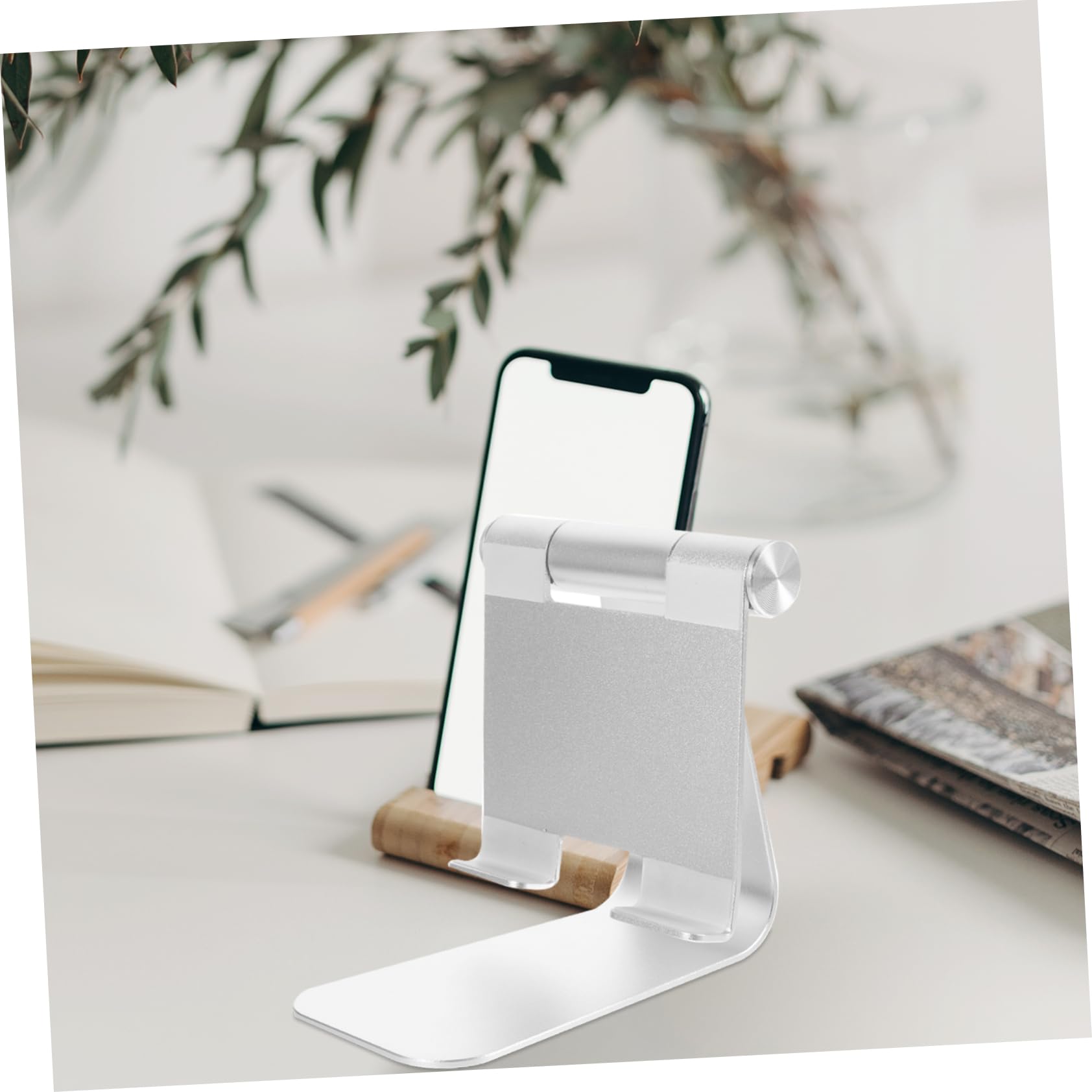 KOMBIUDA Supporto da Scrivania per Tablet e Ricarica in Alluminio Multi-Angolo con Base Adesiva per Smartphone-Reader Adatto per Digitazione Visione Video Argento 11,3 X 11,6 CM