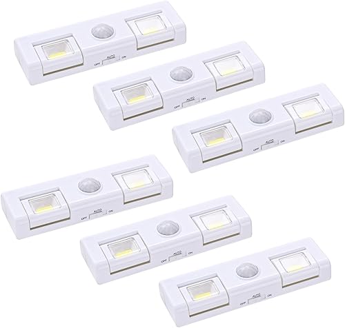 Paquete de 2 luces LED con sensor para armario, luces debajo del gabinete, iluminación de contador de ángulo ajustable, funciona con pilas, se pega