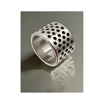 Thimbles and Thimble Cases　指ぬきと指ぬきケース Thimbles and Thimble Cases 指ぬきと指ぬきケース Wooden