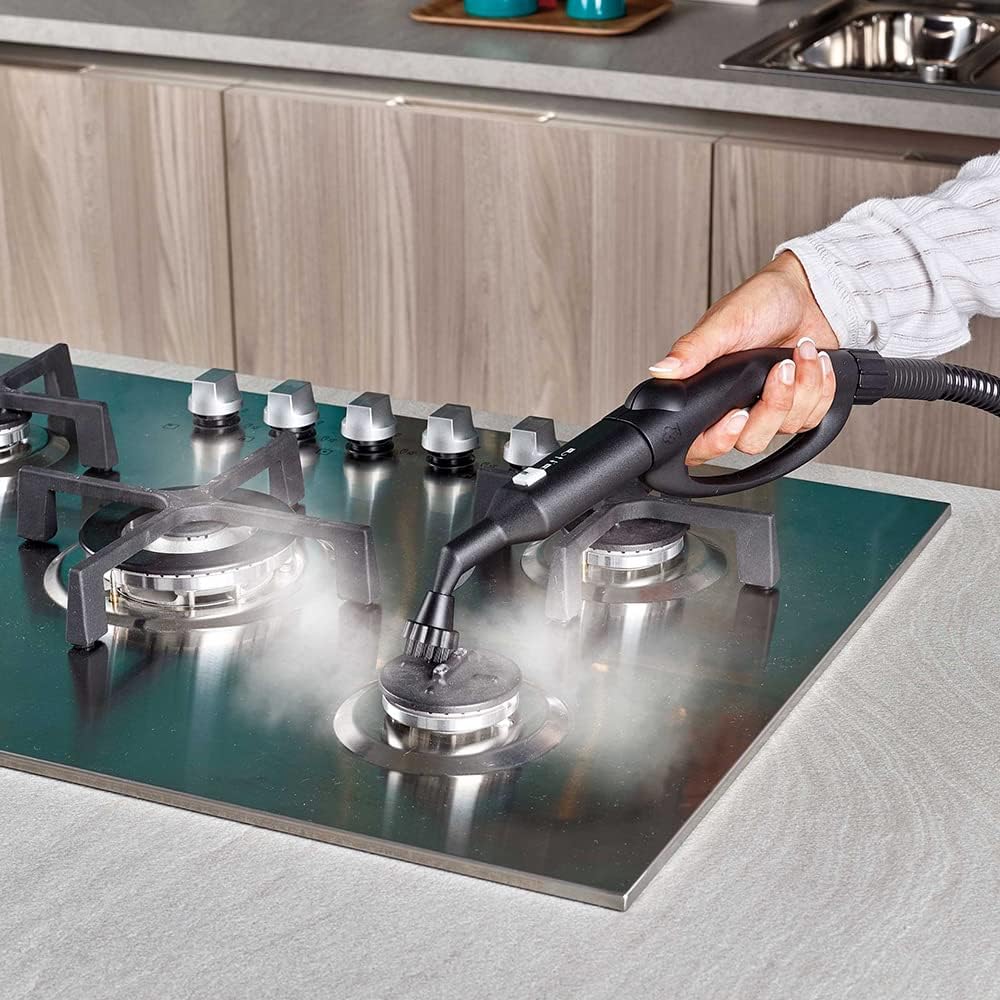 Cleaning stovetop with Polti Vaporetto