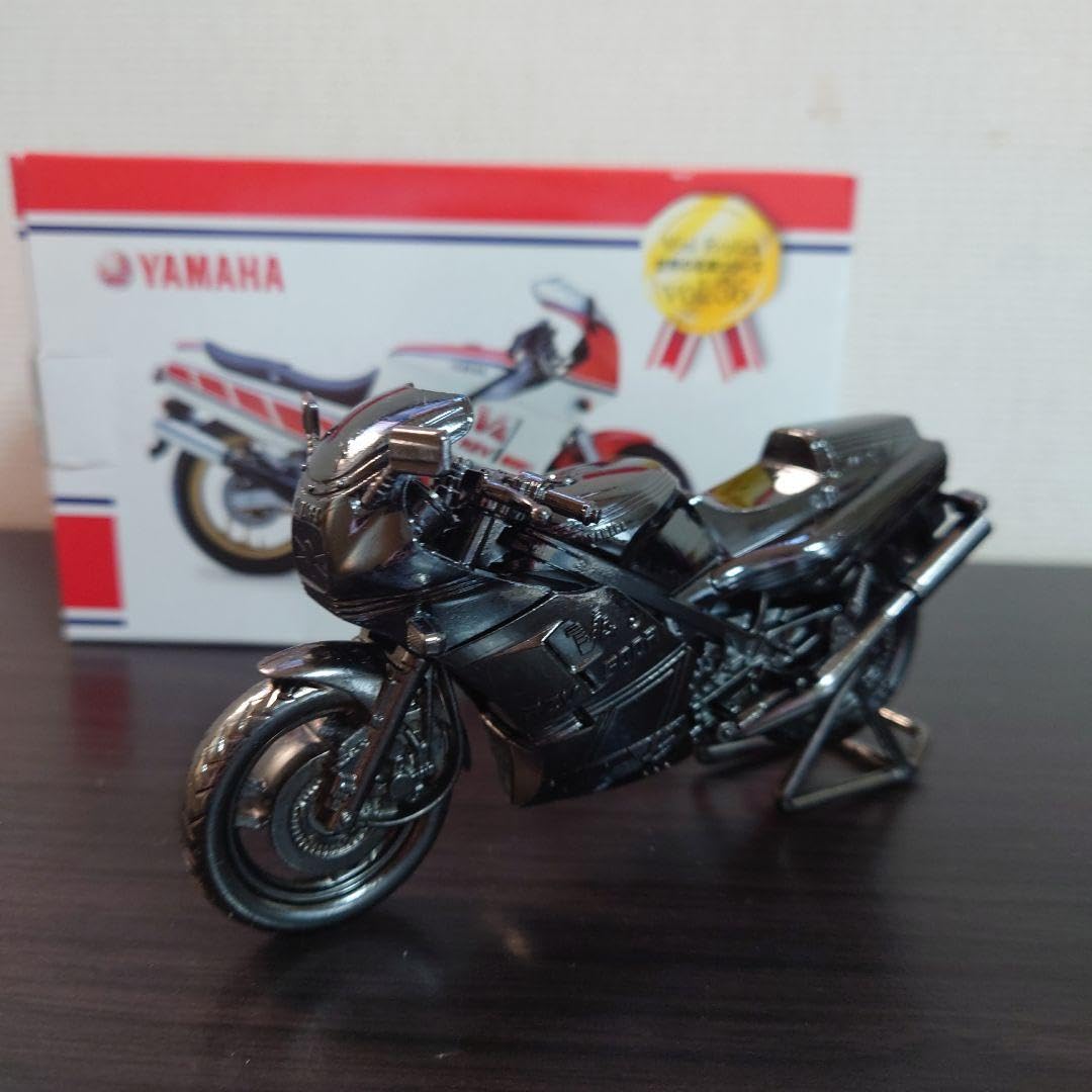 Yamaha RZV500R 世界の名車シリーズ美品 楽天市場】【中古】レッドバロン(RED BARON)世界の名車シリーズ