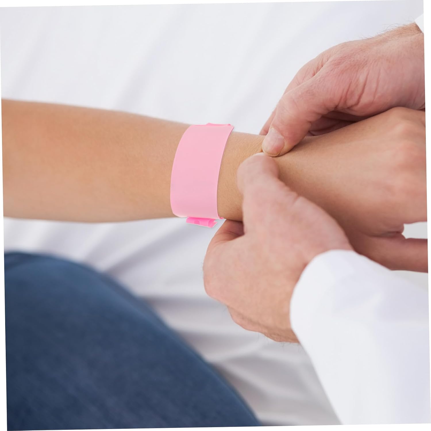 100pcs Adjustable Patient Wristband for Adults and Elderly, Pink PVC Hospital Id Bracelet with Ample Write-on Space and Skin Irritation Minimizing Features, for Clinics