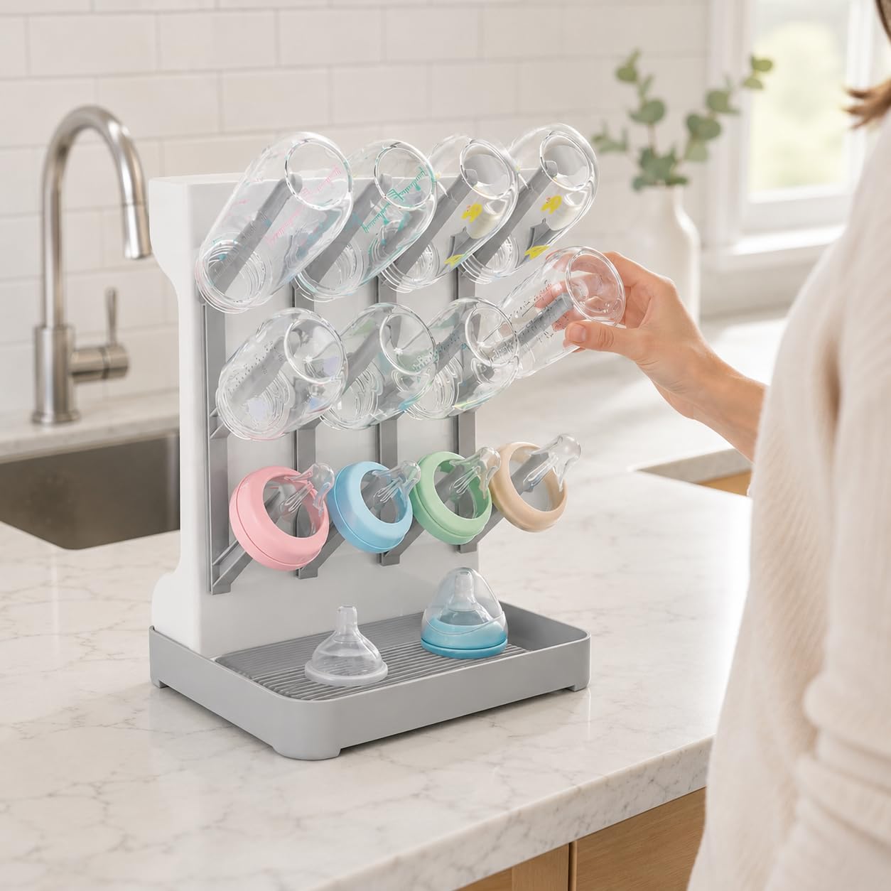 Almar Baby Escurridor de Biberones Plegable Gris y Blanco – Soporte Portátil para Botellas y Accesorios de Bebé, Ideal para Viajes y Salidas, Compacto con Bandeja Antigoteo