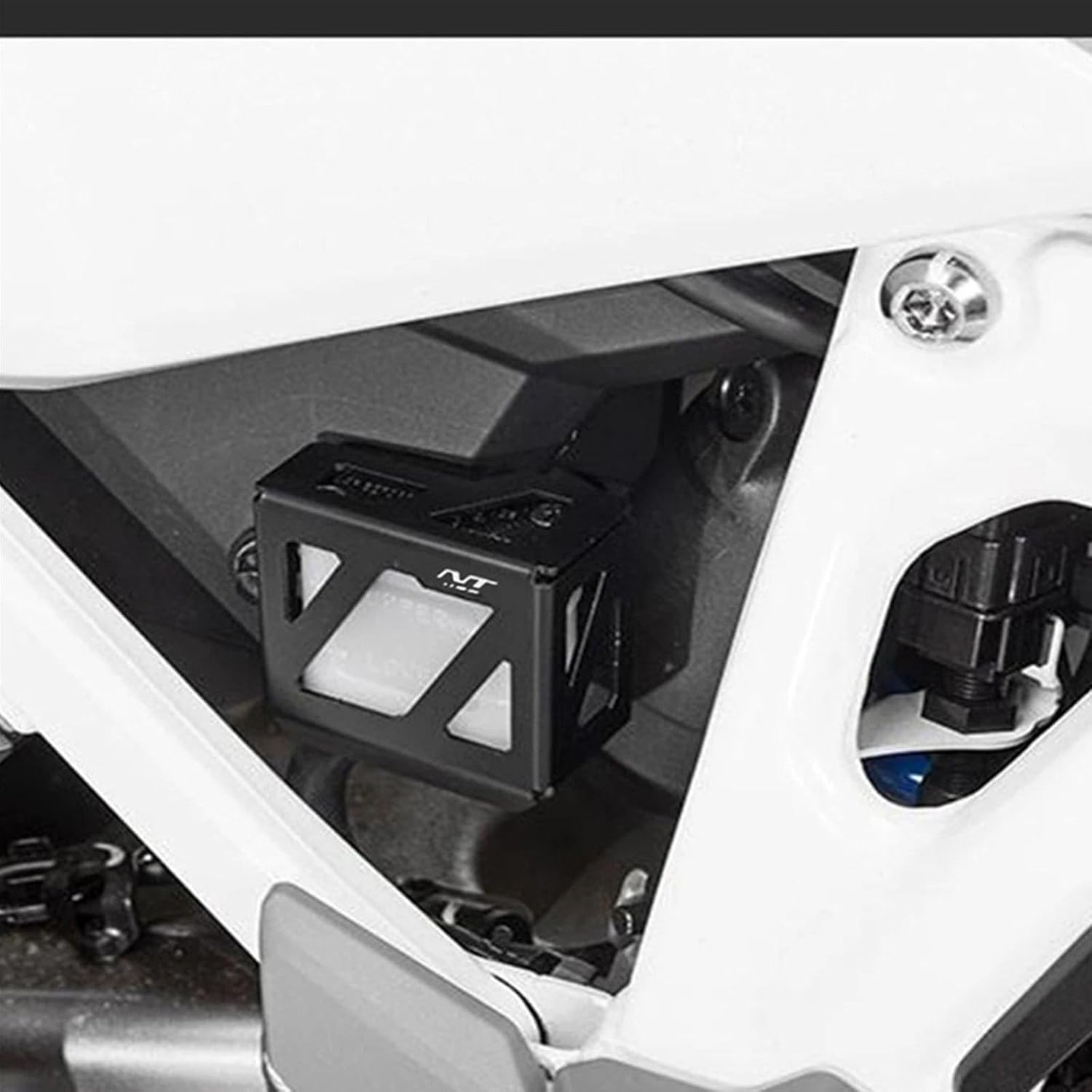 For NT1100 2026 2025 nt1100 DCT 2023 Motorcycle NT1100 2021-2026 CNC Rear Brake Fluid Reservoir Cover Guard Oil Cup Protector Motorcycle Accessories
